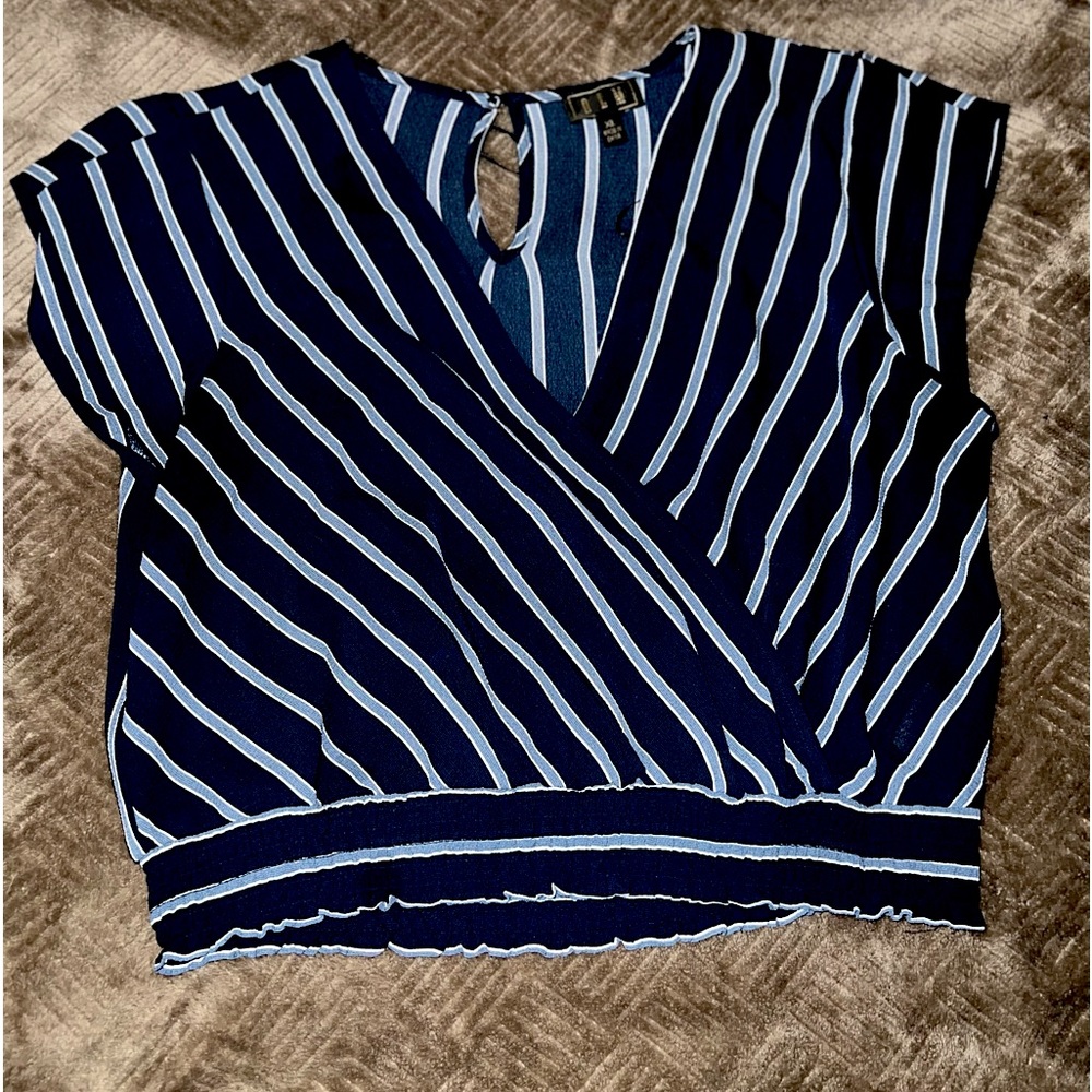 Stripped blue blouse.